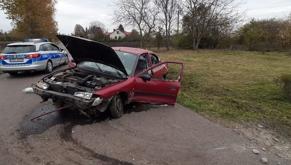 Ciekawski kierowca zapytał policjantów o wypadek. Teraz i jemu grozi więzienie 