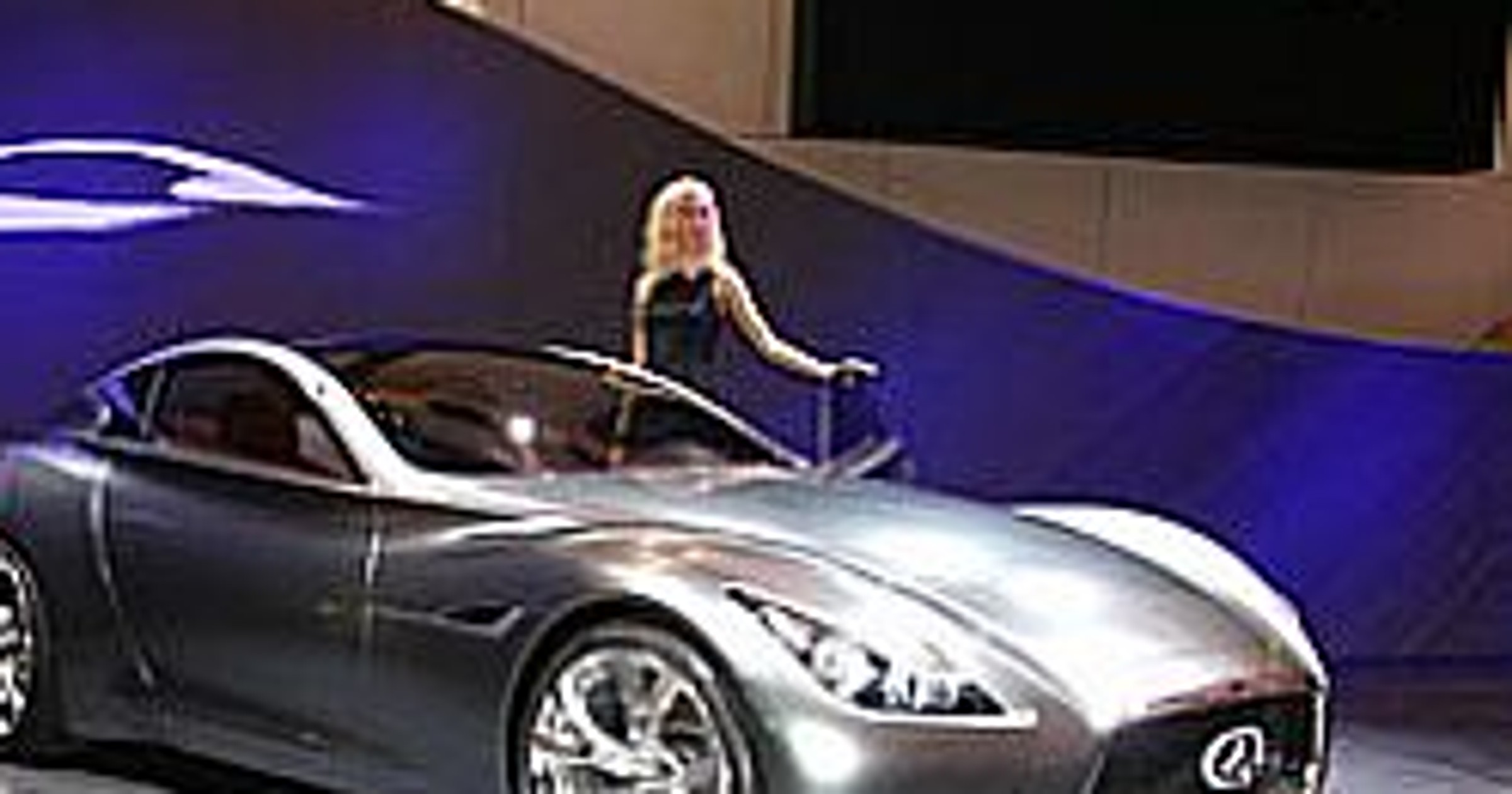 Genewa 2009: Infiniti Essence Concept (fotogaleria)