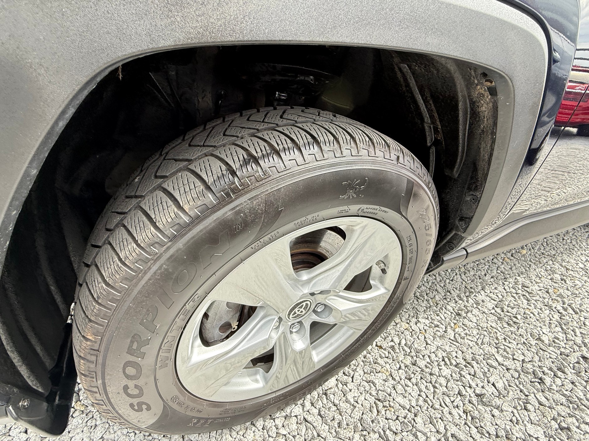 Toyota RAV4 z 2020 r. wyceniona na 119 tys. 900 zł