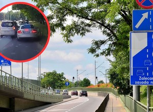 Kuriozalne nagranie. Tak z suwakiem walczyli kierowcy w Łodzi