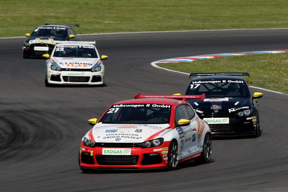 Gładysz na podium drugiej rundy pucharu Scirocco R-Cup
