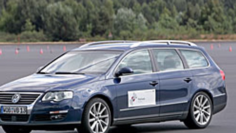 Volkswagen zaprezentował PyroBrake – aktywnego asystenta hamowania