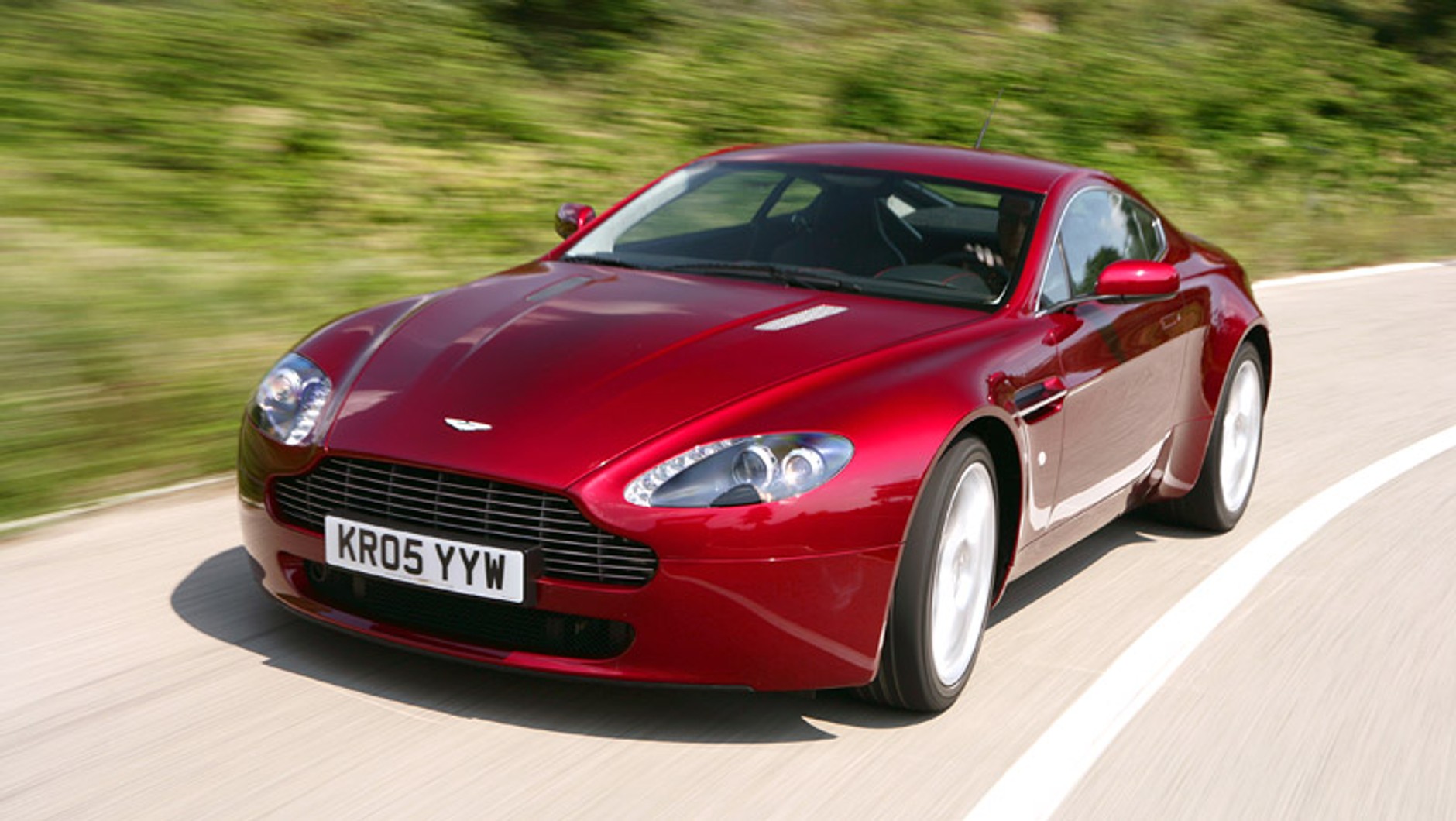 Aston Martin V8 Vantage: mocniejszy i szybszy