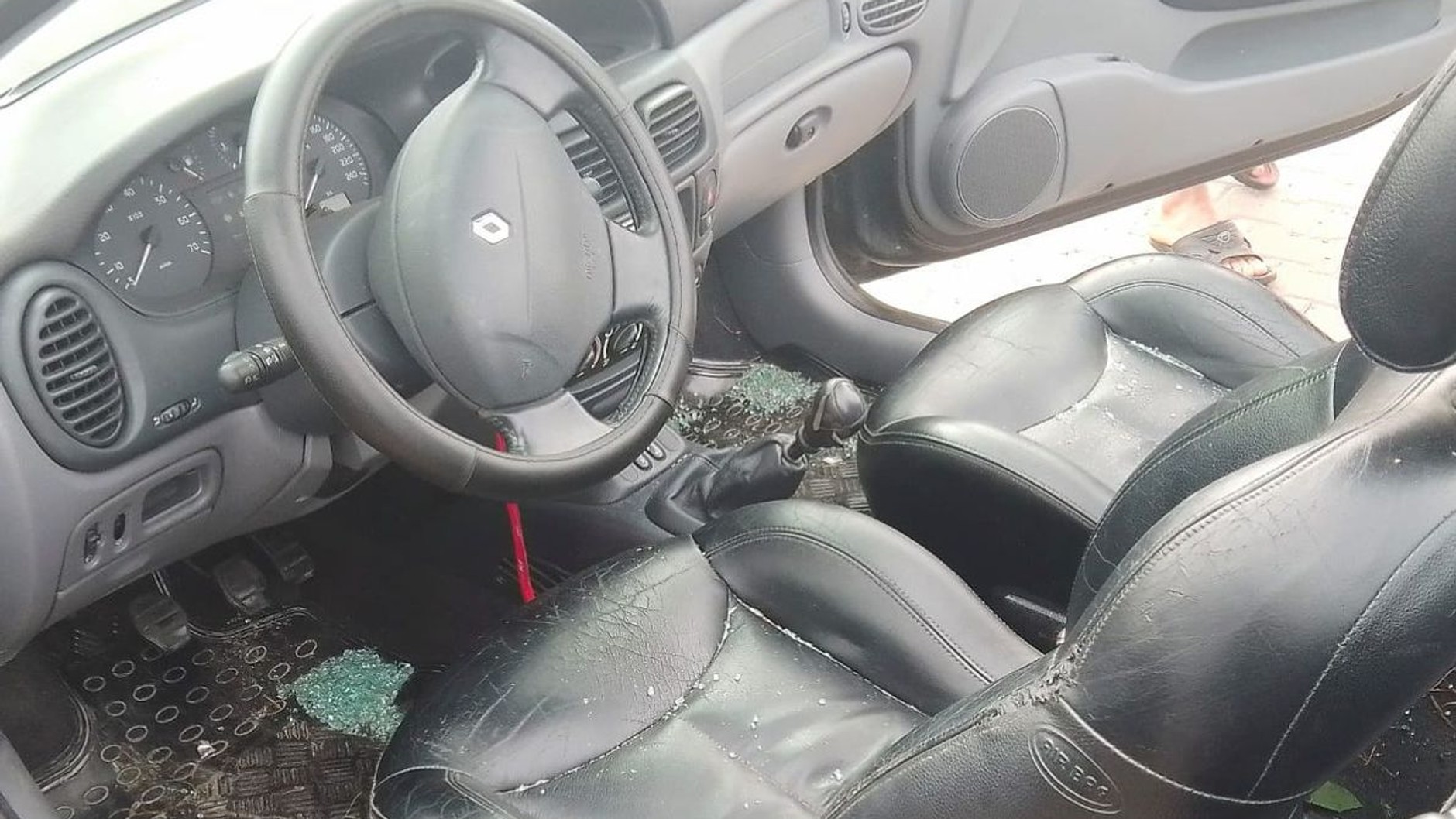 Renault Megane zdemolowane przez pijanego 36-latka