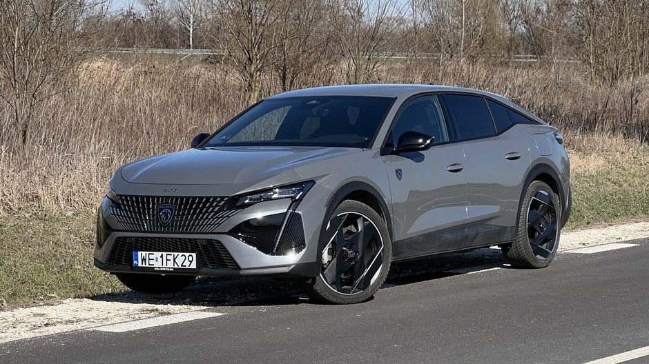 Peugeot 408