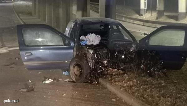 Ucieczka przed policją zakończyła się wypadkiem