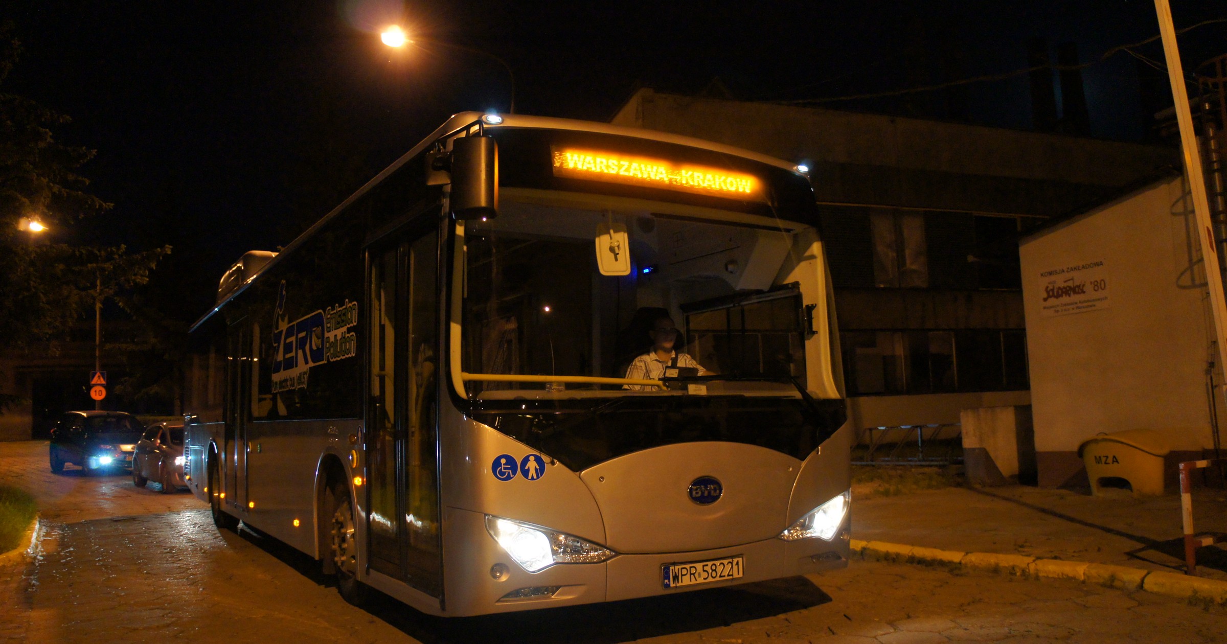 BYD K9