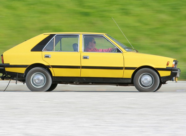 Sześć największych porażek motoryzacji PRL. Nie tylko Polonez