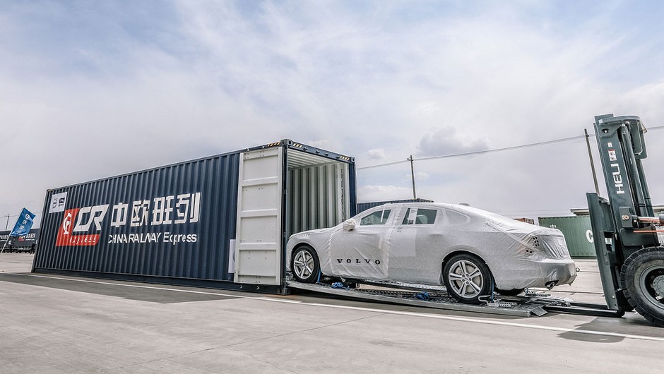 Nowe Volvo S90 w kontenerach przyjedzie do Europy