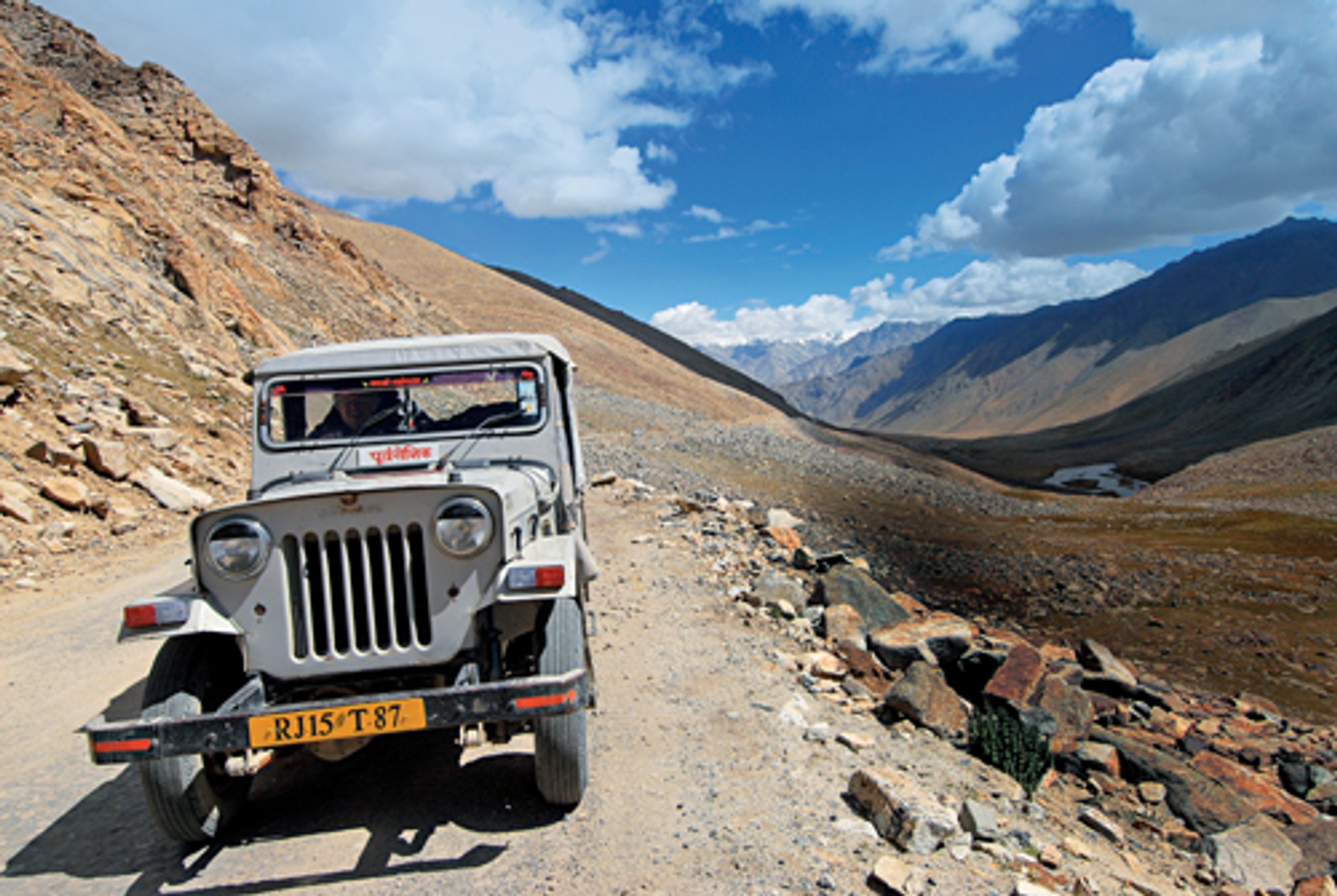 Mahindrą przez Himalaje