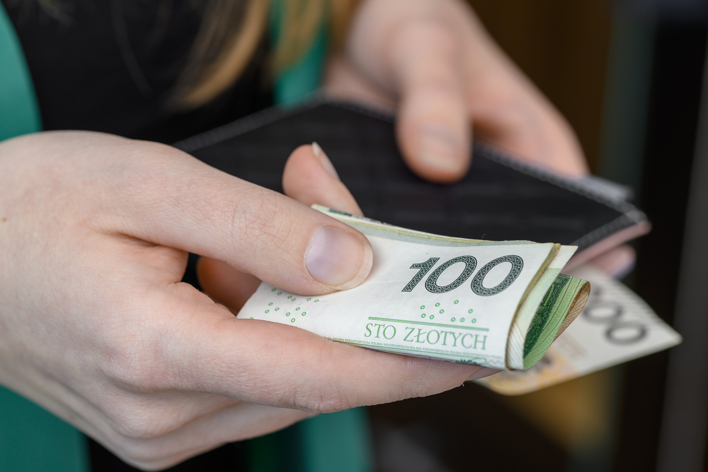Tylu Polaków stać na posiadanie auta. Wyprzedzamy Niemców, Szwedów i Norwegów