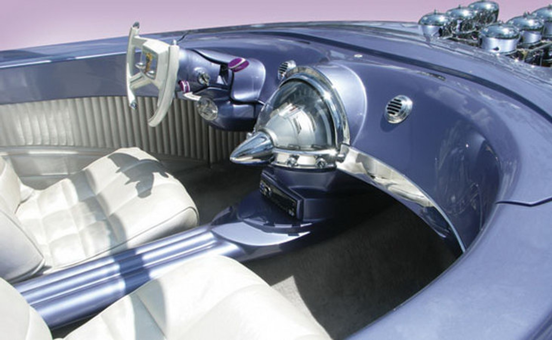 A może auto z bańką mydlaną zamiast dachu?