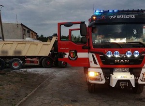 Kierowca TIR-a nie wiedział, że pali się jego naczepa