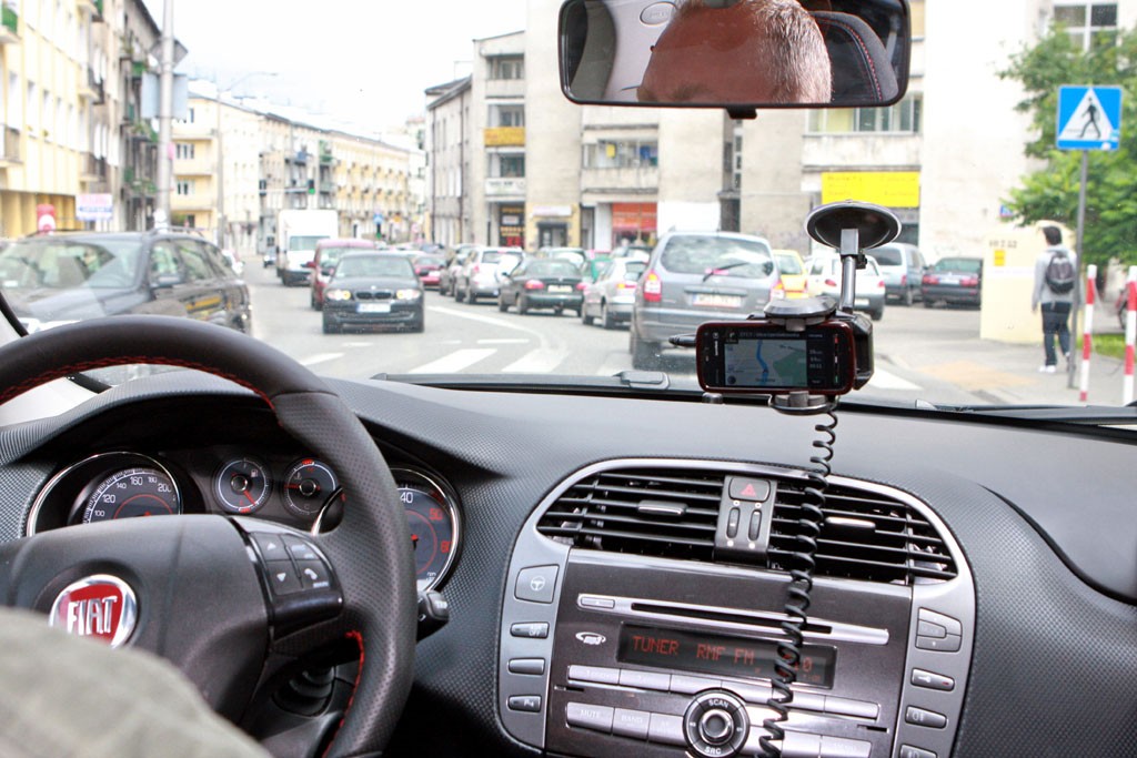 Zagraniczna nawigacja nie potrafi omijać korków! A polska...