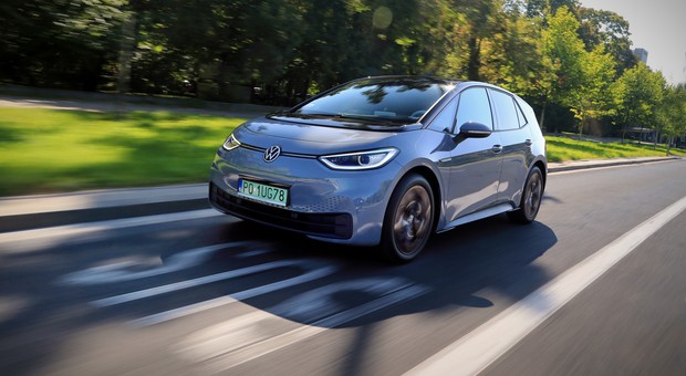 Volkswagen ID.3 Pro S Tour 77 kWh – czy da się nim przejechać obiecywane 555 km na ładowaniu?