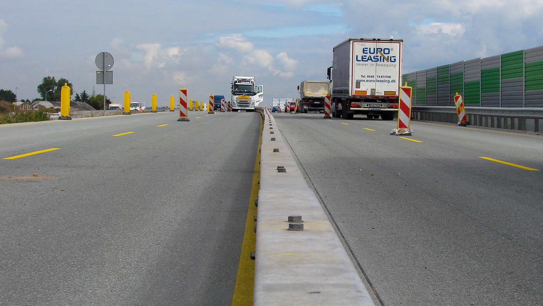 Autostrada A1 - montaż barier separacyjnych