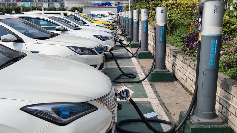 Samochody elektryczne - ładowanie