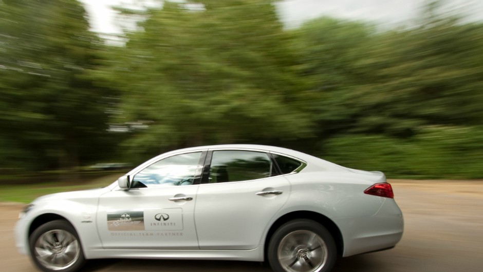 Infiniti M35h GT: szybki, ekonomiczny i luksusowy
