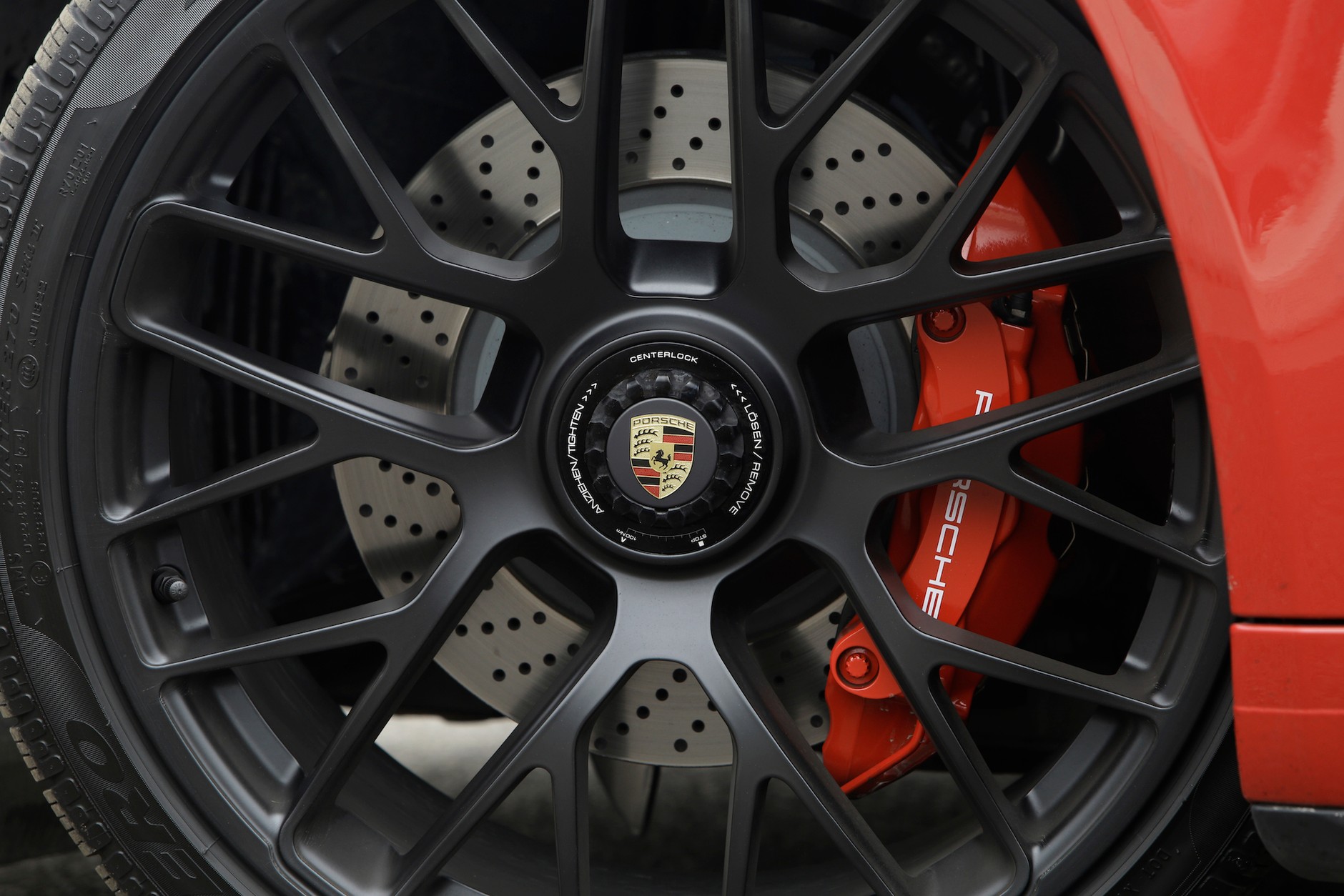 Porsche 911 Carrera 4 GTS