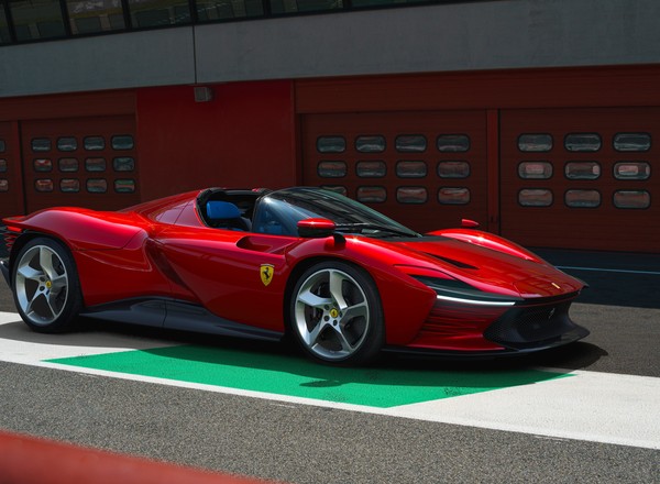 Ferrari Daytona SP3 - nowa ikona w gamie włoskiego producenta