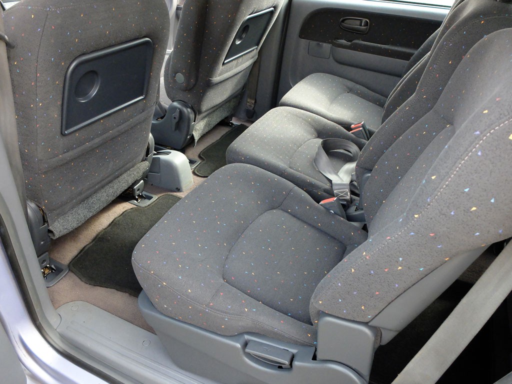 Auto z ogłoszenia - Hyundai Trajet duży van za nieduże pieniądze