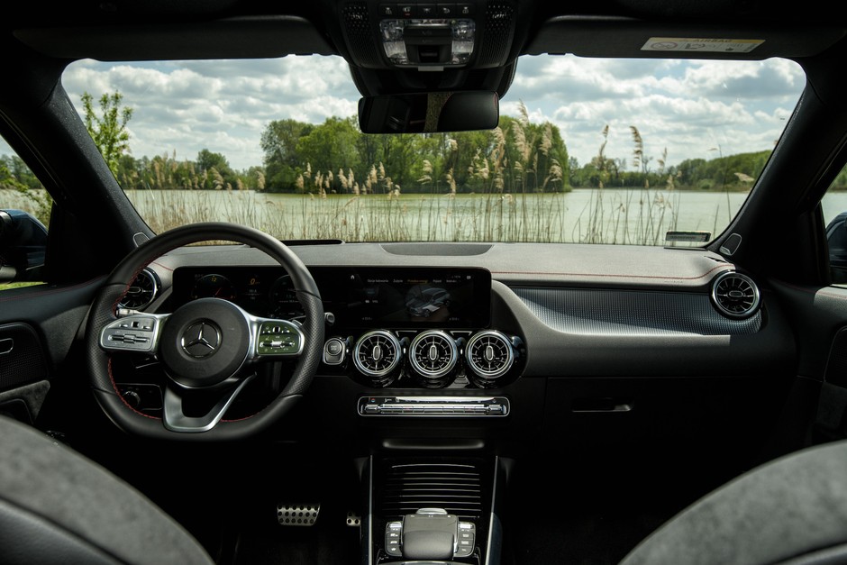 Mercedes EQ Tour