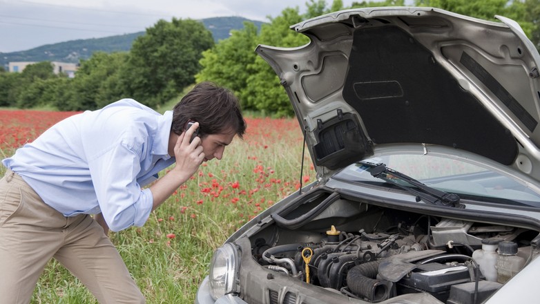 pomoc drogowa AC kierowca awaria laweta holowanie auto naprawa autonaprawa silnik