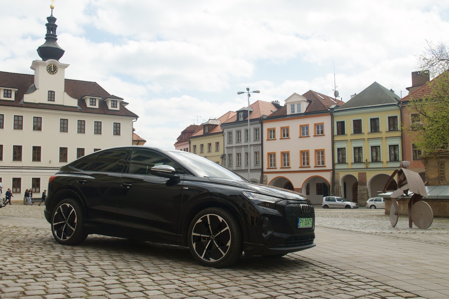 Testujemy koszty ładowania na trasie z Audi Q4 e-tron Sportback