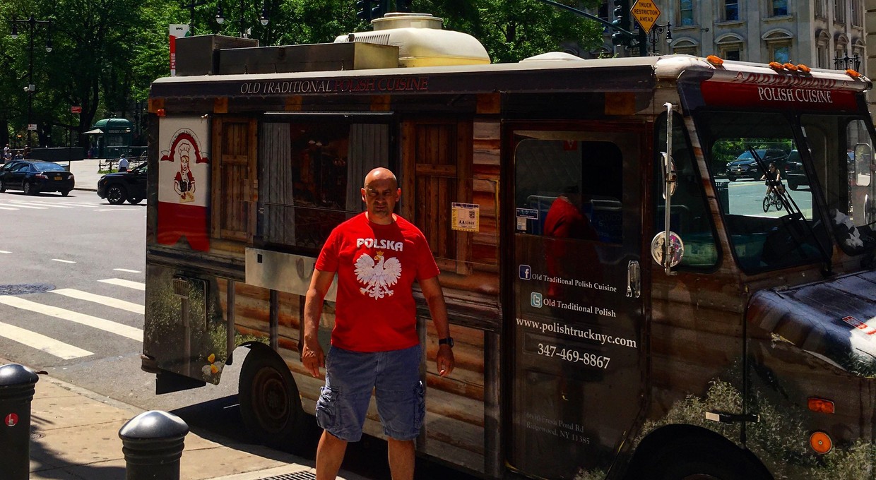 Polski food truck w Nowym Jorku. Rozmawiamy z człowiekiem, który karmi Manhattan pierogami