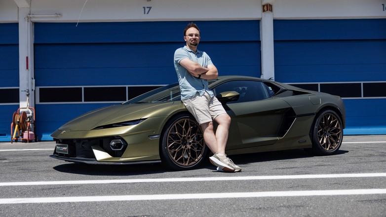 Pierwsza jazda hybrydowym Lamborghini Temerario