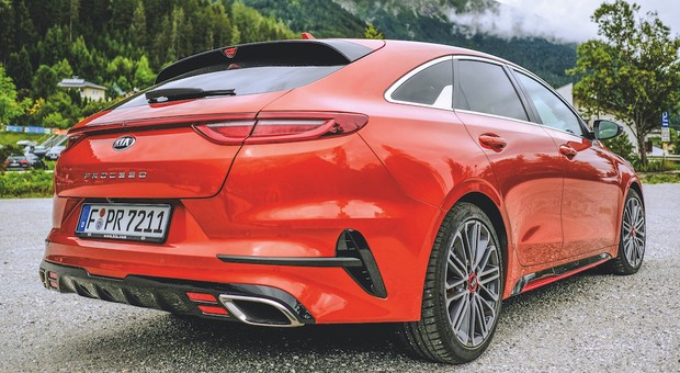 Rozkręciliśmy na części pierwsze Kię z przebiegiem 100 tys. To auto podzieliło redakcję
