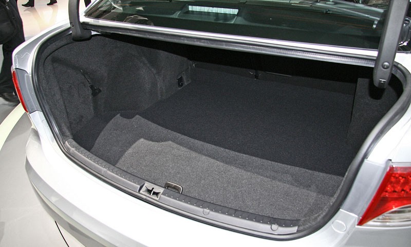 Paryż 2008: Toyota Avensis – pierwsze wrażenia