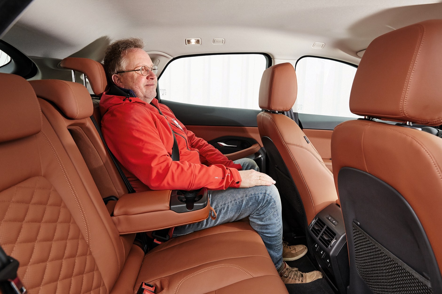 Porównanie: Jaguar E-Pace i Volvo XC 40 - małe Suv-y, duża frajda?