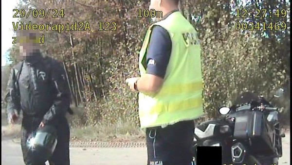 Policjanci zatrzymali motocyklistę na krajowej "dwójce". Dostał rekordową liczbę punktów