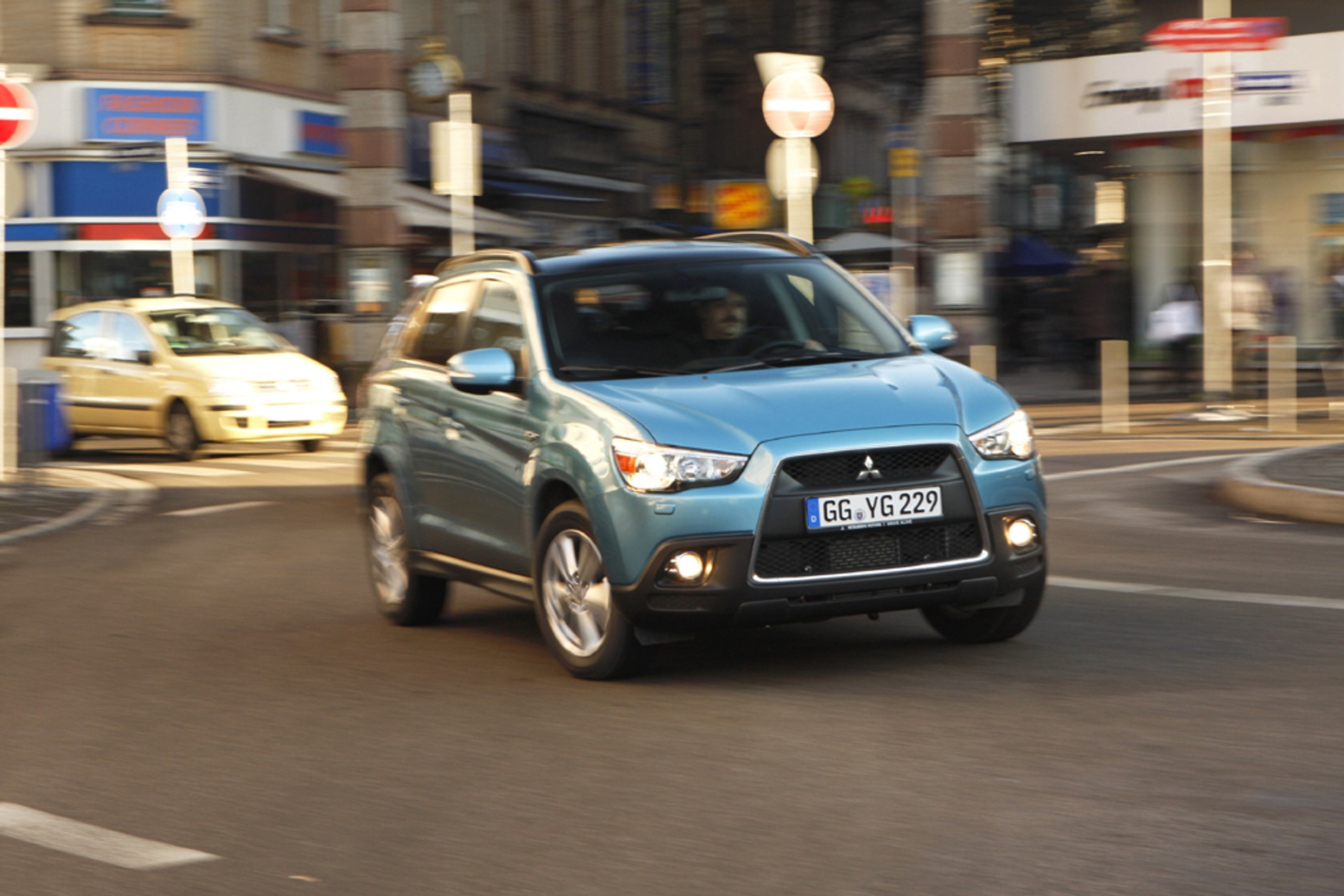 Mitsubishi ASX: Drżyj, Qashqaiu!