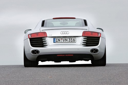 Audi R8 i Porsche 911 Carrera - Legenda czy młody gniewny?