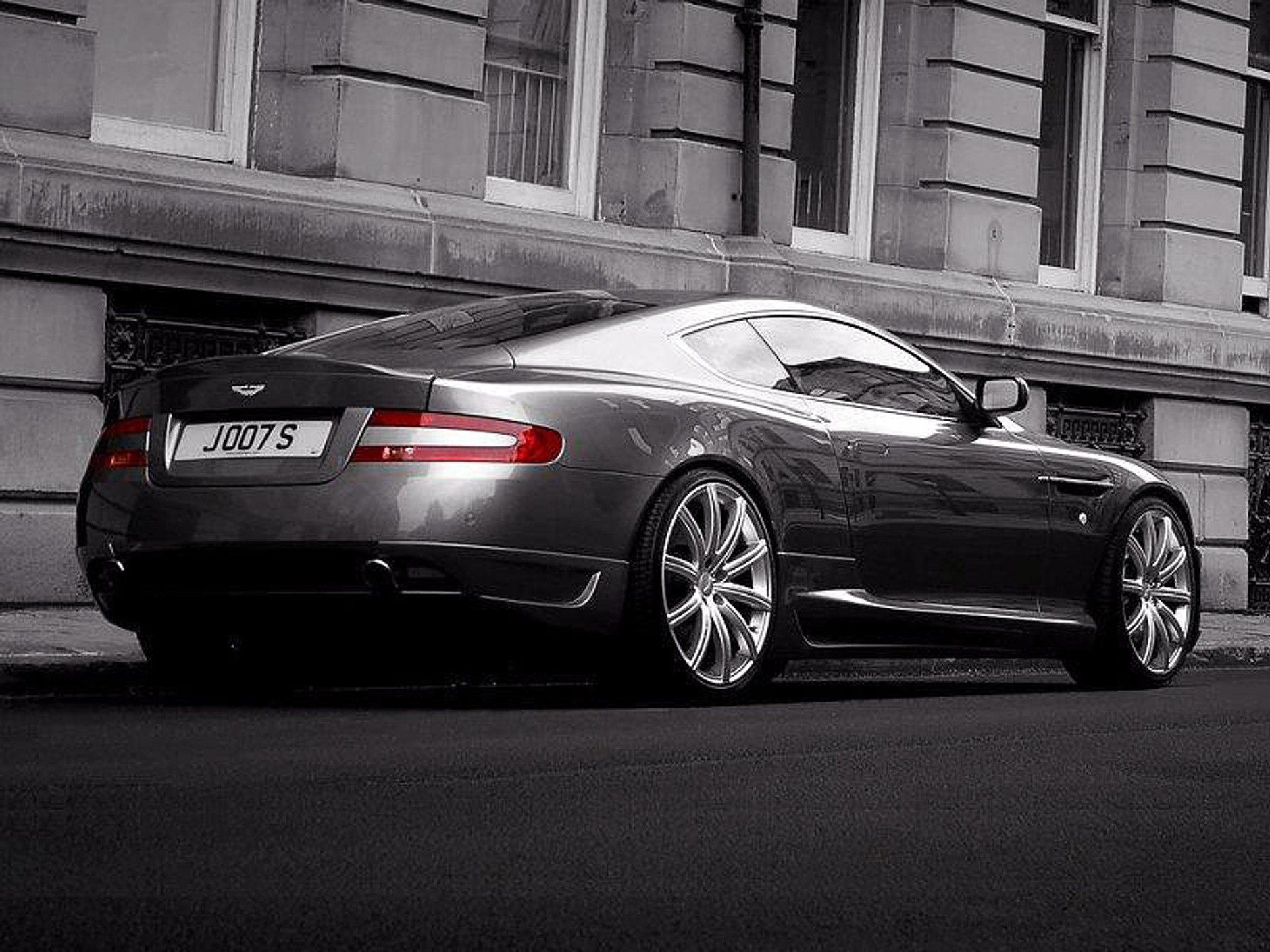 Tuner Project Kahn zmodyfikował Astona Martina DB9