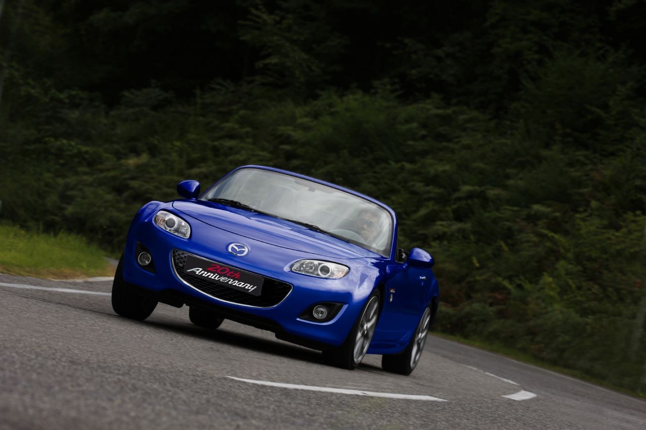 Genewa 2010: Mazda - jubileuszowa edycja MX-5 oraz całkowicie nowy model 5