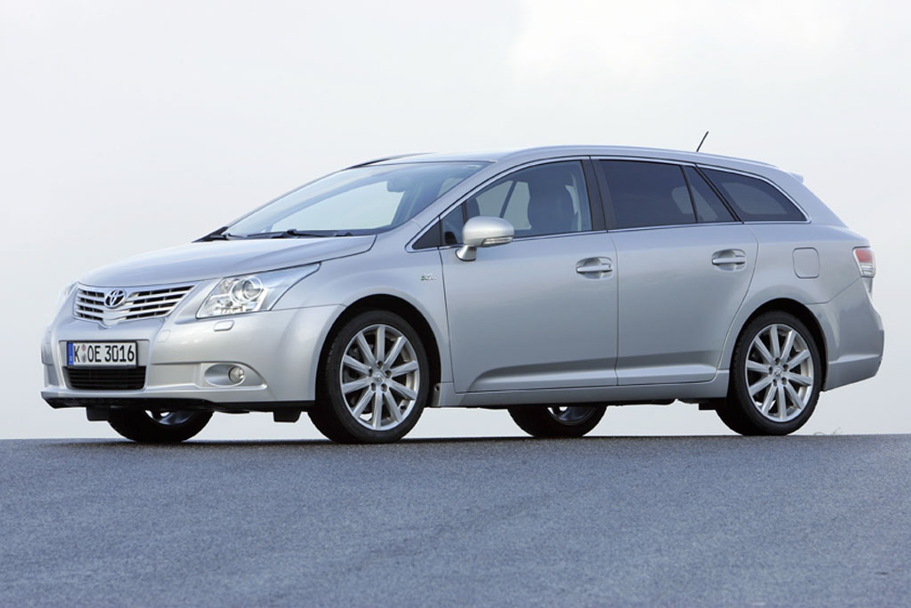 Toyota Avensis III