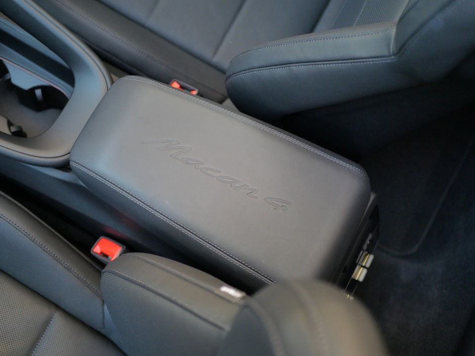 Porsche Macan 4 electric