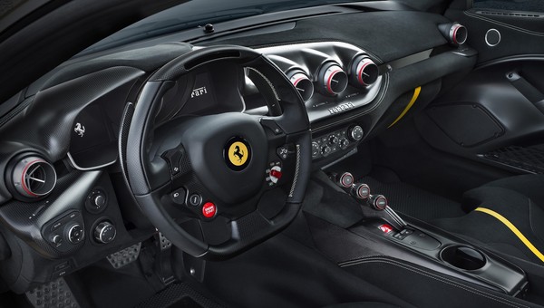 Kuba Wojewódzki pochwalił się zdjęciem z Ferrari, a na liczniku... 250 km/h. Policja przygląda się sprawie