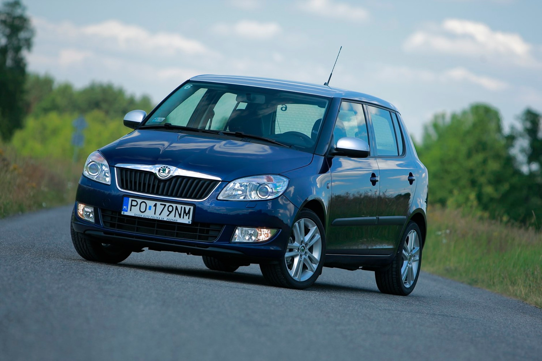 Sprzedaż nowych aut