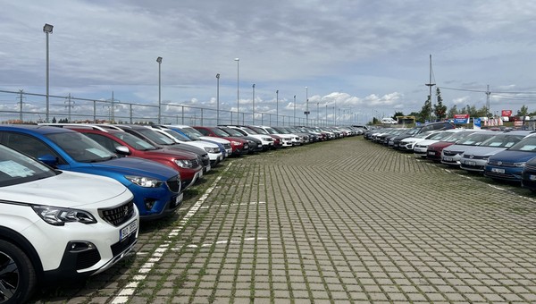 Już także wśród używanych aut najwięcej jest SUV-ów. Hatchbacki zdetronizowane