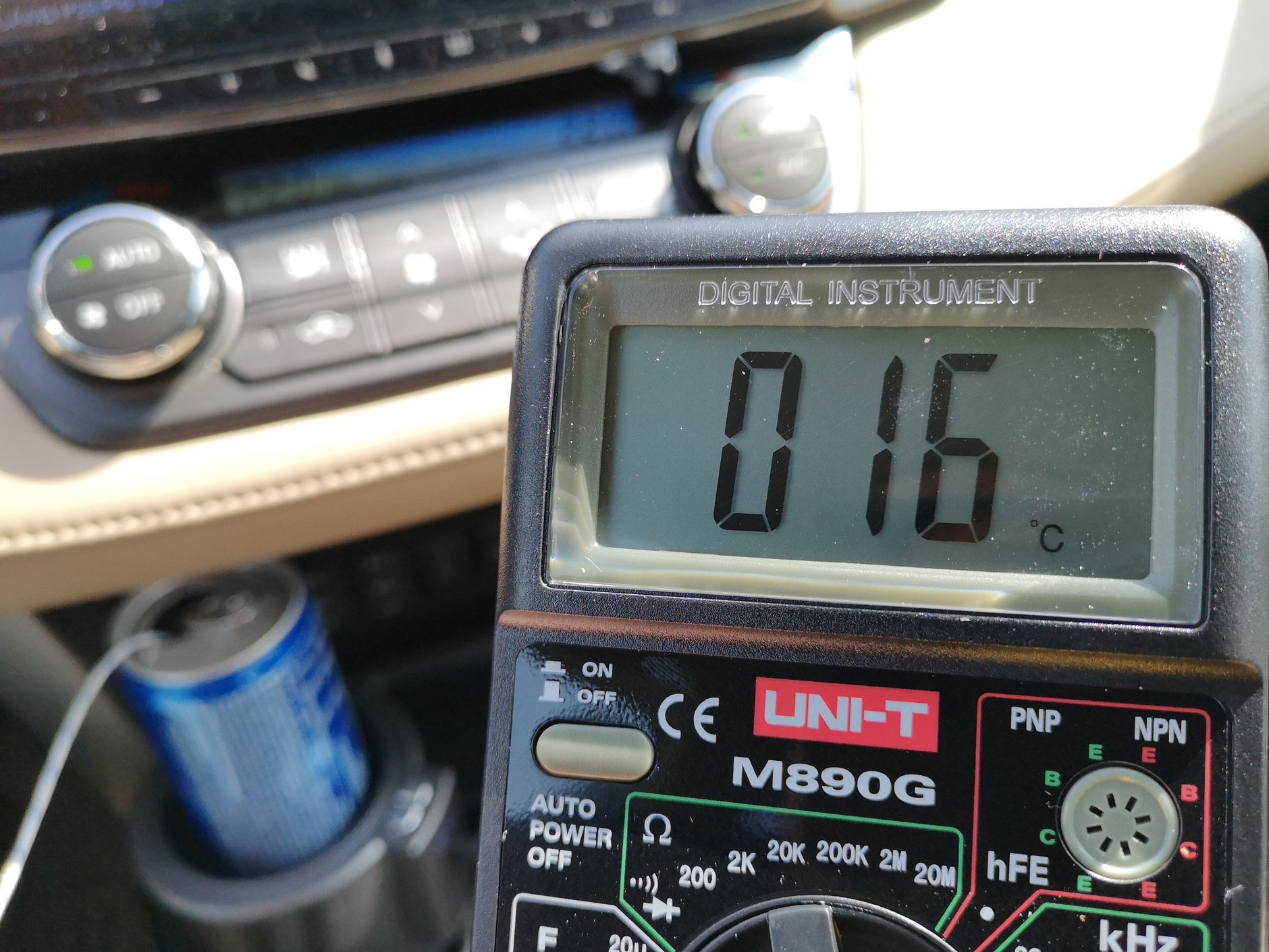 Navitel TC500 - podgrzewanie i chłodzenie napojów