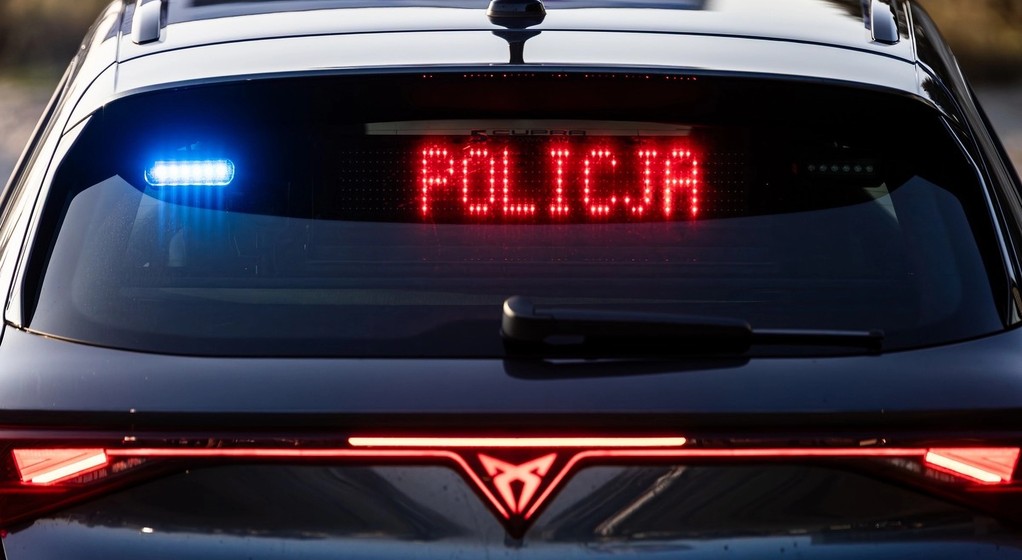 Nowe nieoznakowane radiowozy policji. To 333-konne Cupry