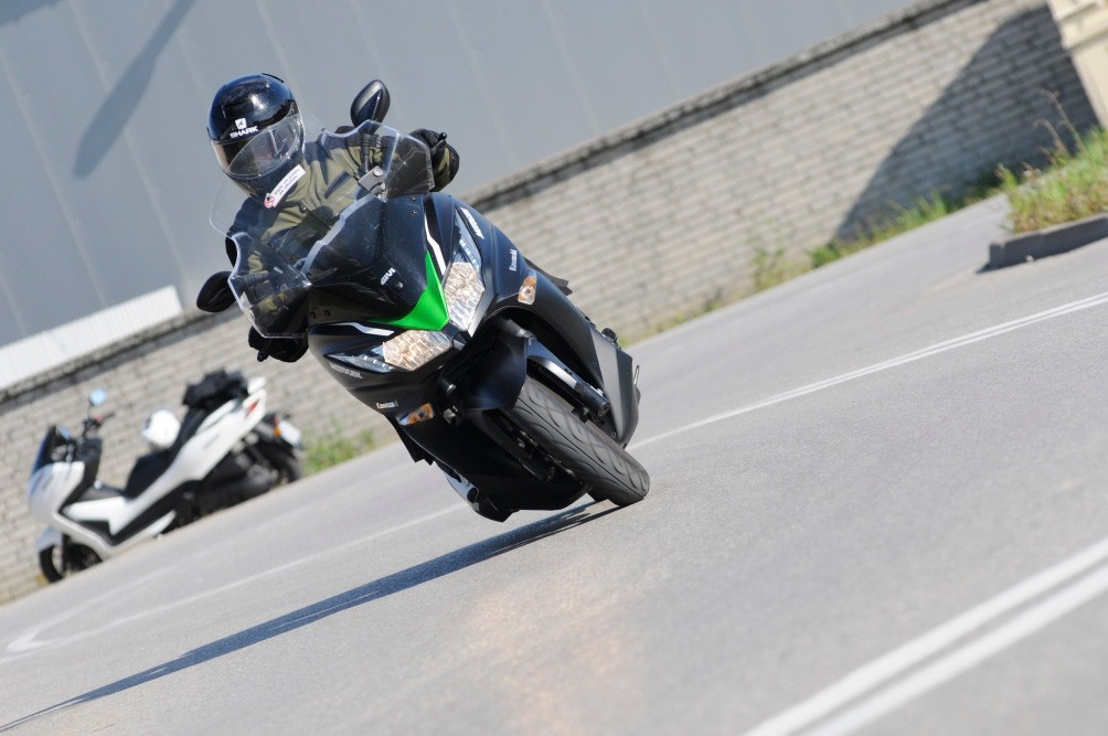 Kawasaki J300