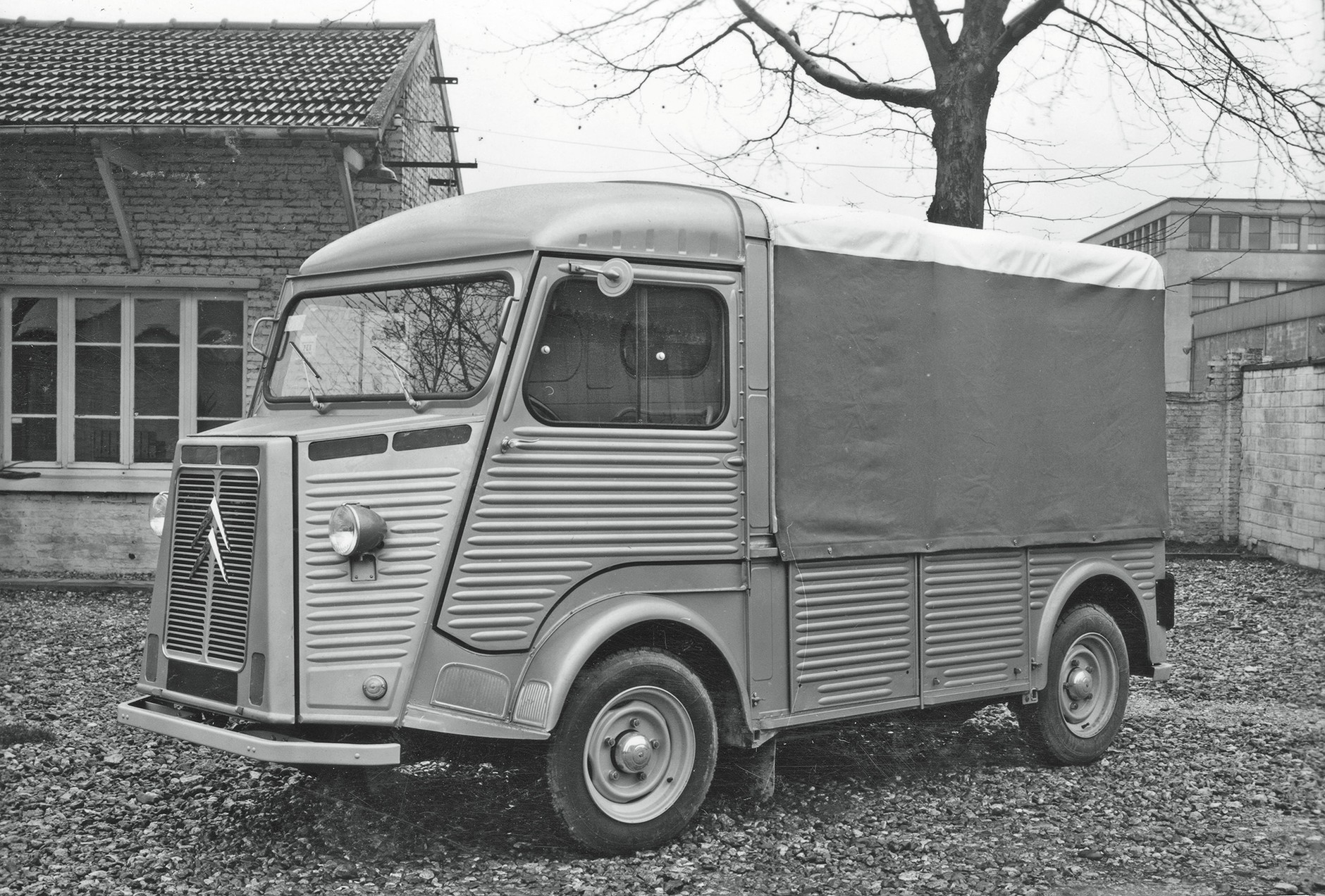 Klasyk z miejscem dla kumpli - Citroen HY