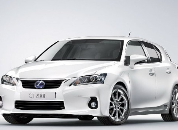 Lexus CT 200h już oficjalnie