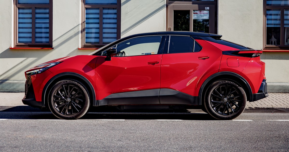 2024 Toyota C-HR PHEV