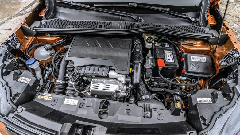 Peugeot 2008 1.2 PureTech - silnik